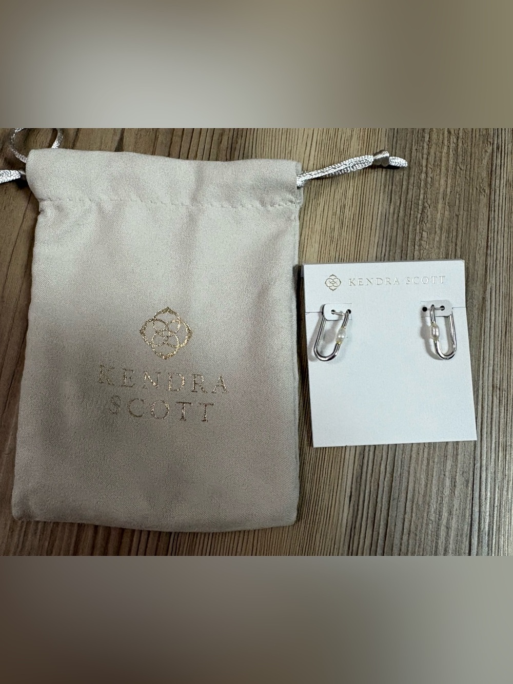 Kendra Scott Silver Hoop Earring with Pearl Accent